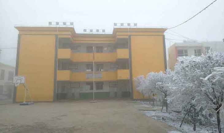 云南留守男孩冒冰霜上學(xué)，結(jié)成“冰花”獲網(wǎng)友鼓勵(lì)，看著讓人心疼08.jpg