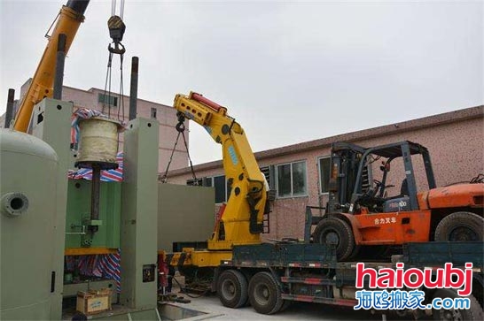 昆明搬運機械設備吊裝的特點 需要注意什么