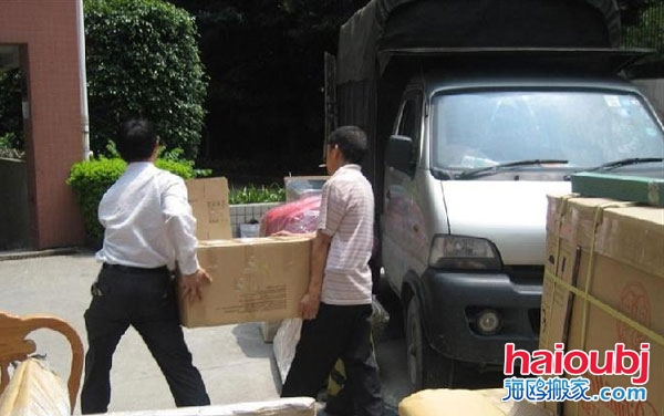 防偷防盜防搬家，正規(guī)搬家公司提醒您一定要注意生活細(xì)節(jié)，切勿被不法分子鉆了空子，搬家的時候一定要注意察言觀色，壞人隨處都存在，只是需要我們保護(hù)好自己。.jpg